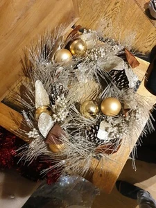 Large Gold Pine Cone, Baubles, Leaves And Mistletoes Wreath - 60cm - Picture 1 of 8