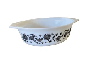 Vintage Pyrex 043 Black Tulip on White 1.5qt Oval Casserole Baking Dish - NO LID - Picture 1 of 5