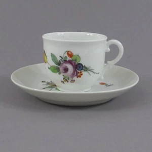 Mocataza de porcelana Nymphenburg con platillo pintado a mano flores de colores - Imagen 1 de 11