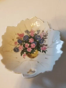 VINTAGE JAPAN BLATT DESIGN PORZELLAN ANSTECKNADEL/SCHMUCKSCHALE FLORALES MUSTER 4 1/2" - Bild 1 von 3