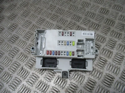 2014 JEEP CHEROKEE M-JET KL 4x4 2.0 DIESEL MK5 5DRS HATCH FUSE BOX *4743 - Image 1 of 4