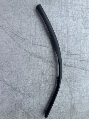 Nissan 300ZX 1990 panel del capó sello de goma con clips lado derecho OEM Foto 1 de 4