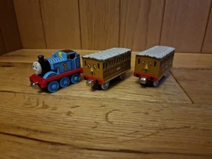 Take Along n Play Thomas Tank & Friends Train & Annie & Clarabel Carriages 2002 - Imagen 1 de 8