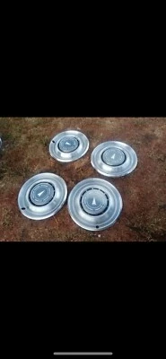 1975-76 PONTIACCATALINA 15 «КРЫШКИ КОЛЕС (КОМПЛЕКТ ИЗ 4)  - Изображение 1 из 4