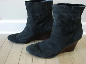 Marc Fisher schwarze Wildleder-Stiefelette mit Keilabsatz Damengröße 11 - Bild 1 von 4