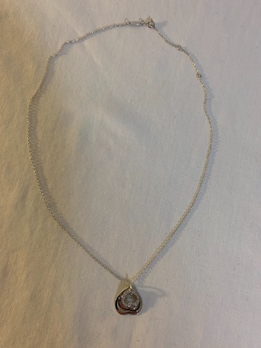 VETEMENTS Collana con ciondolo a 3 cuori in argento sterling rubino antico