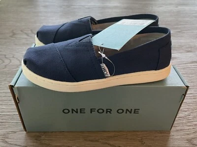 Zapatos clásicos de lona unisex TOMS - azul marino liso - talla juvenil 13 de EE. UU. - NUEVOS EN CAJA Foto 1 de 4