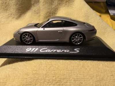 Minichamps Porsche 911 Carrera S 1:43 Scale Palladium Metallic Model - Image 1 of 4