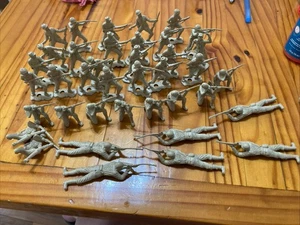 Vintage MPC Tan WWII Japanese Plastic Toy Soldiers, 2" Set Of 39 - Picture 1 of 13