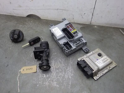 Fiat 500 2015 Lockset Ignition Barrel Fuse Box ECU Fuel Cap Start/Stop F591 - Image 1 of 4