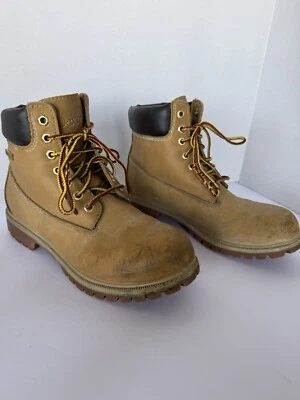 DEXTER WORK OR HIKING BOOTS, SIZE 8 STANDARD, SOLES ARE IN EXCELLENT CONDITION - Image 1 of 4