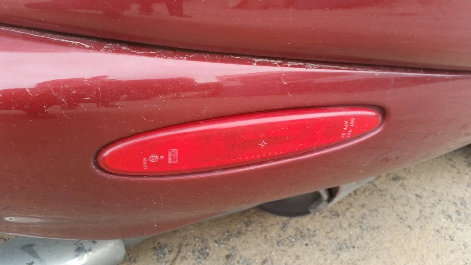 PARAGOLPES TRASERO IZQUIERDO JAGUAR XK8 1998-1999-00-01-02-2003 LUZ MARCADORA  Foto 1 de 1