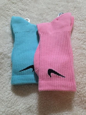 2 pares de calcetines Nike corte cew para mujer rosa azul talla mediana soporte arco Foto 1 de 3