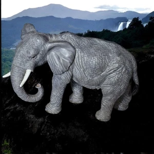 Vintage AAA Animals Adult Elephant Figure 5 in Heavy PVC Safari Toy Tusks - Picture 1 of 10