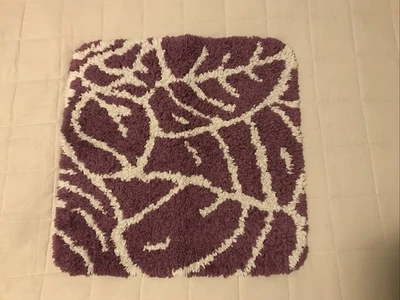 Kleine quadratisch Badmatte Badvorleger lila-weiß - Bild 1 von 3