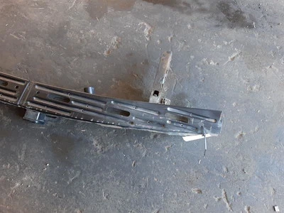 Refuerzo de parachoques trasero sin doble tubo de escape 07-14 CADILLAC ESCALADE 25938524 Foto 1 de 4