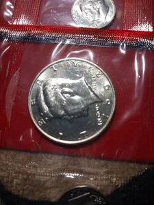 1992 US mint P/D uncirculated coin set. OGP. #92s - Picture 1 of 11