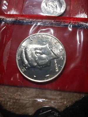 1992 US mint OGP, P/D uncirculated coin set. #92s - Image 1 of 4