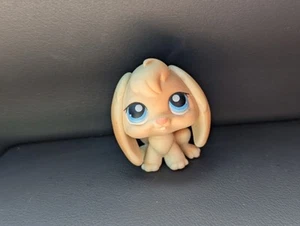 LPS LITTLEST PET SHOP BUNNY RABBIT #95 LOP EARS BLONDE TAN BLUE EYES HASBRO TOY - Picture 1 of 4