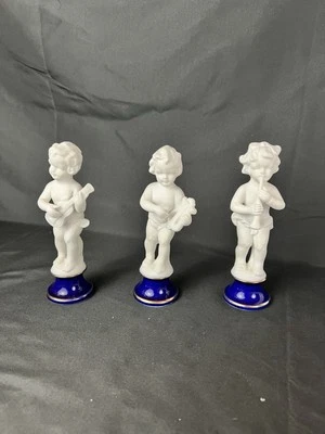 Lot de 3 anciennes Statuettes Cherubin Enfant Musicien en Biscuit - Photo 1/4