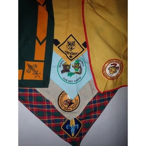 Vintage LOT Boy Cub Wolf Scout webelo Kerchief Triangle Neck Scarf NH - Picture 1 of 13