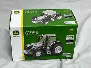 Tractor John Deere 6195R 100 Prestige Silver 1:32 nuevo en caja edición especial de la compañía - Imagen 1 de 4