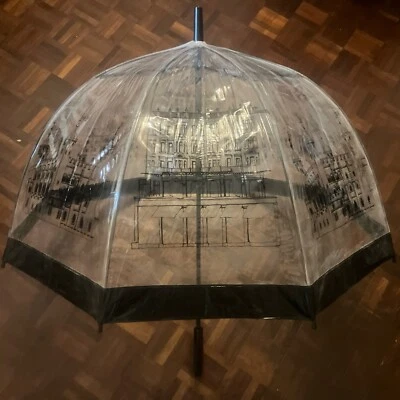 Paraguas con tema abovedado de Londres de Fulton. Foto 1 de 4
