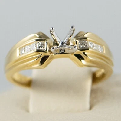 14k Y. Engagement Ring Mounting Only with Princess Cut Diamonds on the sides - Image 1 of 4