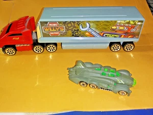 Hot Wheels Robo Willy’s repair Semi Truck 2001 Mattel & Fast Fortress - Picture 1 of 4
