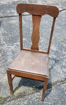 Vintage Wood Dining Chair Fiddle Violin Back Kitchen Sitting Antique Oak? - Image 1 of 4