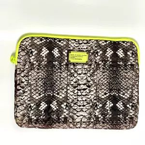 Marc Jacobs Quilted Workwear Laptop Case Sleeve Bag Clutch Python Snake Neon - Picture 1 of 9
