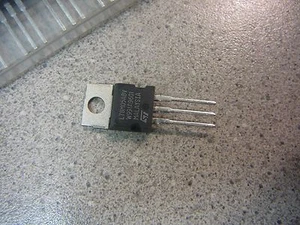 ST MICRO L78M05ABV Voltage Regulator (LDO) 0.5A 5V TO-220AB  **NEW**  Qty.5 - Picture 1 of 3