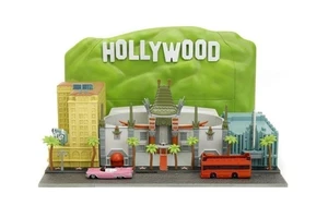 Diorama del Paseo de la Fama Nano Hollywood Rides con letrero de Hollywood y 2 vehículos... - Imagen 1 de 3