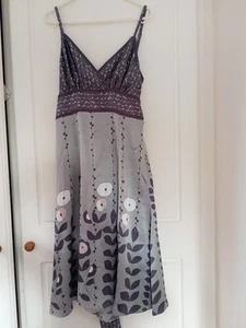 Ted Baker 100% Silk Silvery Grey Dress USA Size 2 - Picture 1 of 12