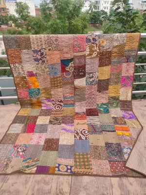 Indian Handmade Vintage Silk Patchwork Kantha Bedspread Quilt Throw Blanket King - Image 1 of 4