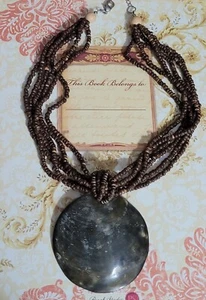 Collar colgante vintage concha de abulón en forma de disco concha marrón "cuentas".   - Imagen 1 de 9