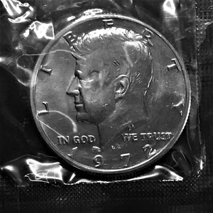 Medio dólar Kennedy 1972 D revestido sin plata brillante sin usar sellado en violonchelo original BU - Imagen 1 de 2