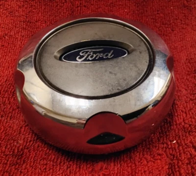 Ford Explorer : 2002, 2003, 2004, 2005, Chrome & Gray, 6.0-inch, Center Cap, #4 - Image 1 of 4