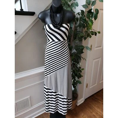 Maxi Vestido Largo Charlotte Russe Para Mujer XS Blanco y Negro Rayas Fuera del Hombro Foto 1 de 4