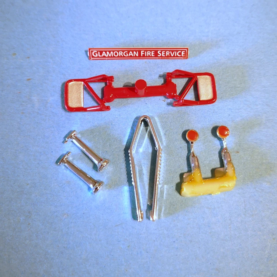 Corgi CC55106 Diamond T Wrecker Glamorgan Fire Service Small Parts Pack D2.3 - Image 1 of 1