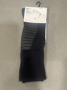 Nike Youth Outdoor Wool Blend Crew Socks Black 3Y-5Y WOMEN 4-6 Dri-Fit NWT - Picture 1 of 5