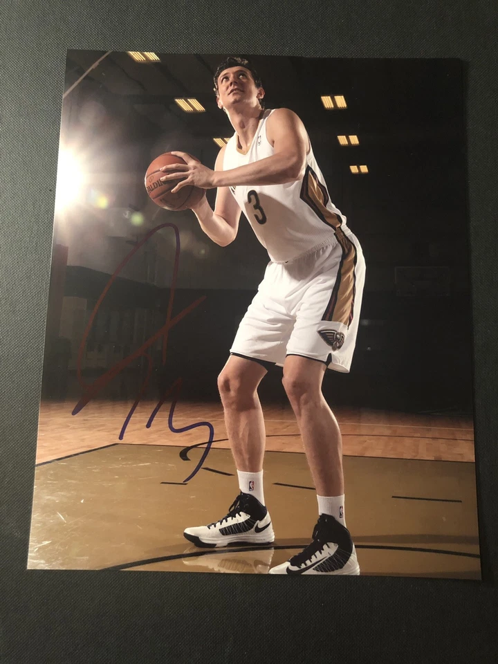 Foto autografiada por Omer Asik de 8x10 auto Bulls Pelicans prueba de certificado de autenticidad Foto 1 de 2