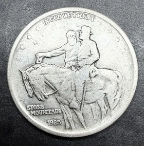 1925 50c Stone Mountain Commemorative Silver Half Dollar - Picture 1 of 2