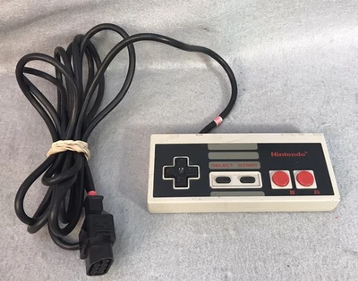Nintendo NES-004 Corded Controller for Nintendo NES - Image 1 of 4