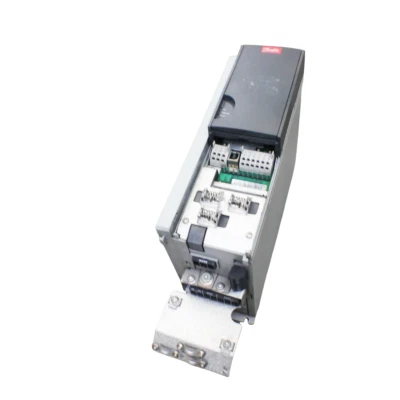 DANFOSS VLT FC-302P1K5T5E20H1XXXXXXS001XA0BXCXXXXDX Umrichter 131B2113  -used- - Bild 1 von 4