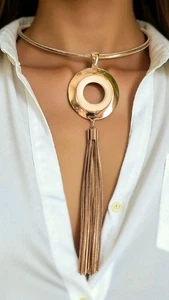 GORGEOUS MIKA GOLD TONE CHOKER NECKLACE WITH PENDANT AND TASSLE - Imagen 1 de 5
