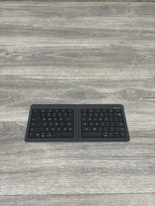 Microsoft Portable Keyboard Foldable Booklet 1695 Wireless Bluetooth - Picture 1 of 7