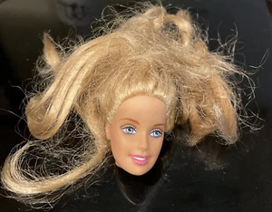 1998 Replacement Barbie doll head only - Picture 1 of 7