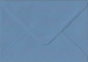 Französisch blau 114 mm x 162 mm gummiert 135 gm C6 (passend für A6) farbige blaue Umschläge - Bild 1 von 1