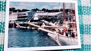 POST CARD FISHERMAN'S WHARF INN BOOTHBAY HARBOR MAINE